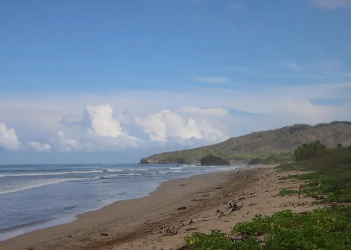 Serenity 2 Bedroom 1 Min Walk To The Holiday home *