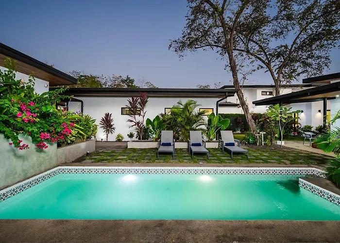 Serenity 2 Bedroom 1 Min Walk To The Holiday home