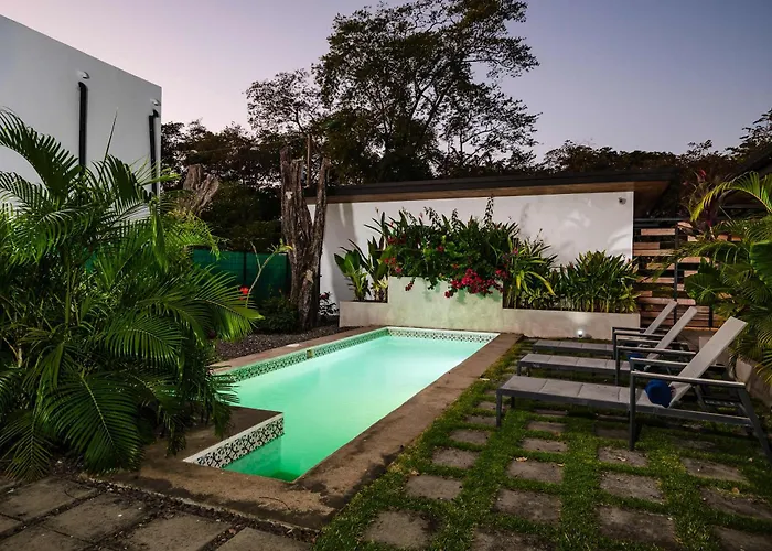 Serenity 2 Bedroom 1 Min Walk To The Holiday home *