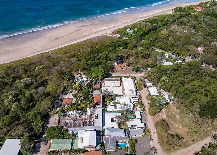 Serenity 2 Bedroom 1 Min Walk To The Holiday home *