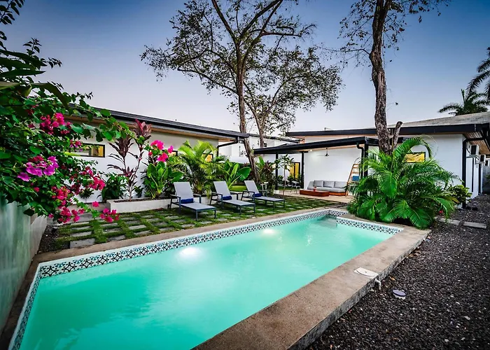 Serenity 2 Bedroom 1 Min Walk To The *