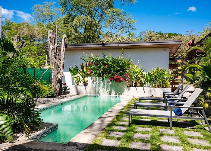 Serenity 2 Bedroom 1 Min Walk To The Holiday home *