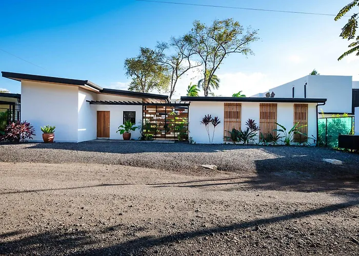 Serenity 2 Bedroom 1 Min Walk To The Holiday home *