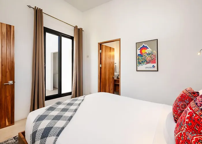 Serenity 2 Bedroom 1 Min Walk To The *